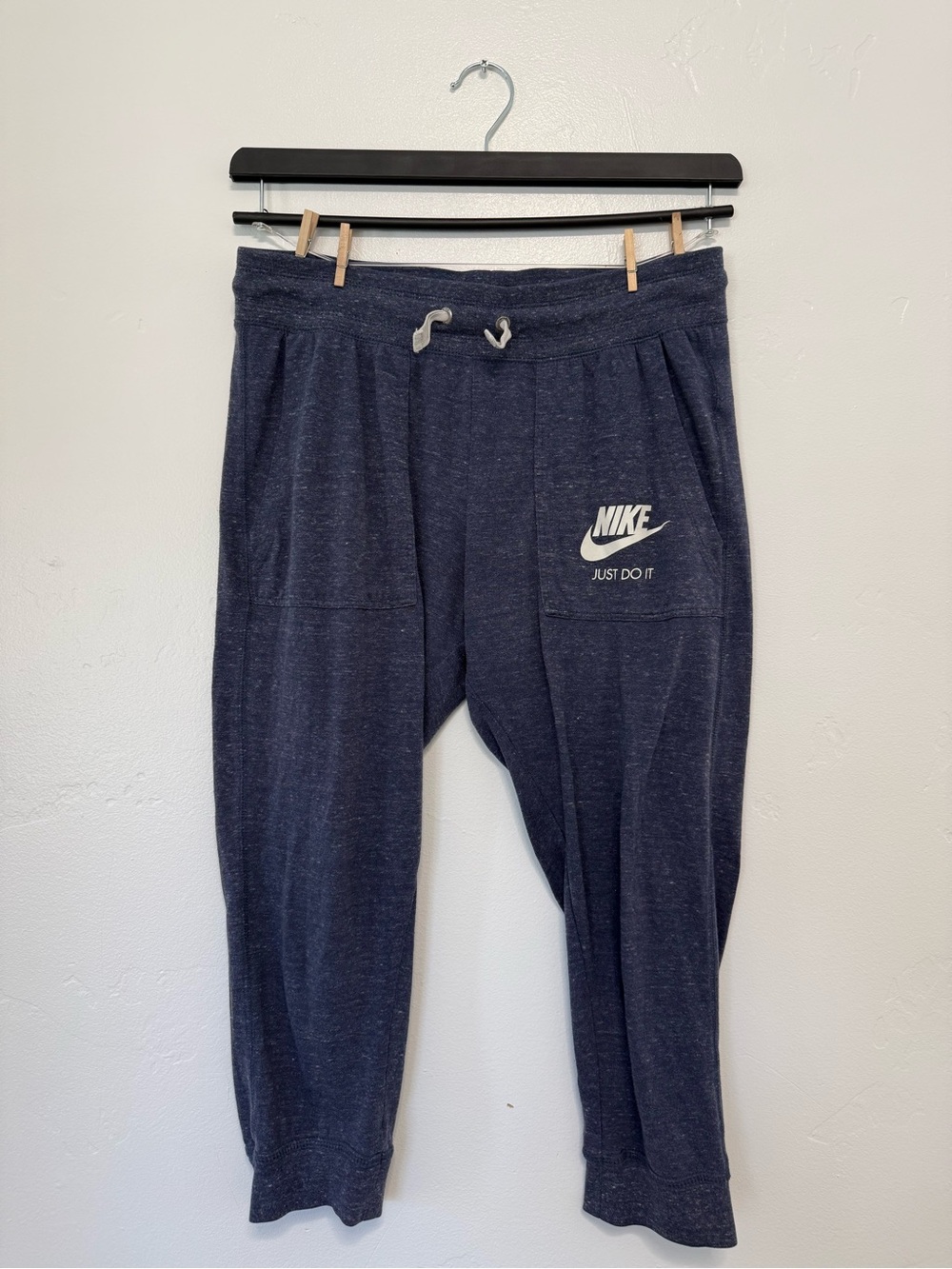 Nike Women’s Cropped Navy Jogger Sweatpants